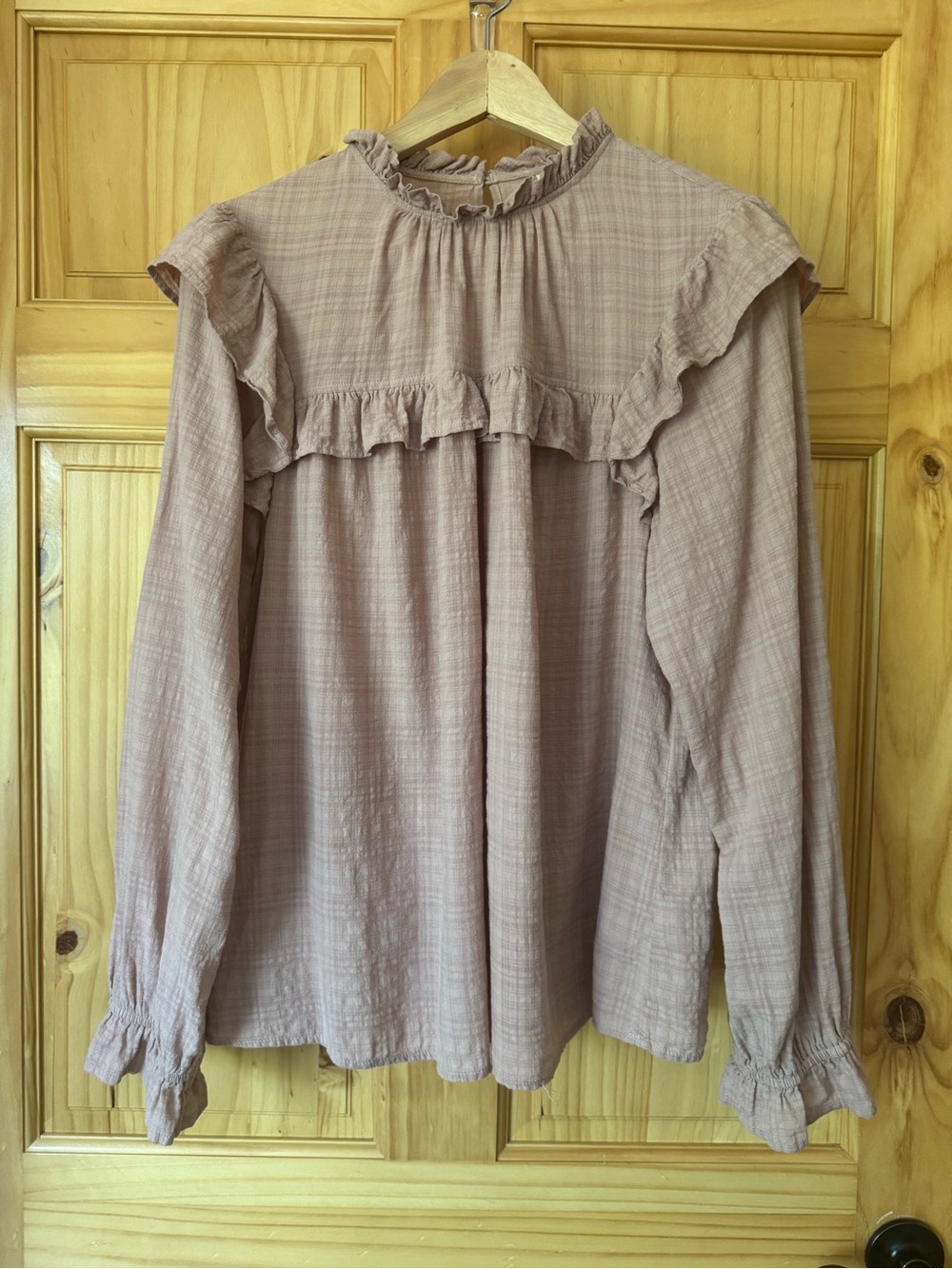 Universal Thread Ruffled High-Neck Long Sleeve Top in Dusty Rose size XL